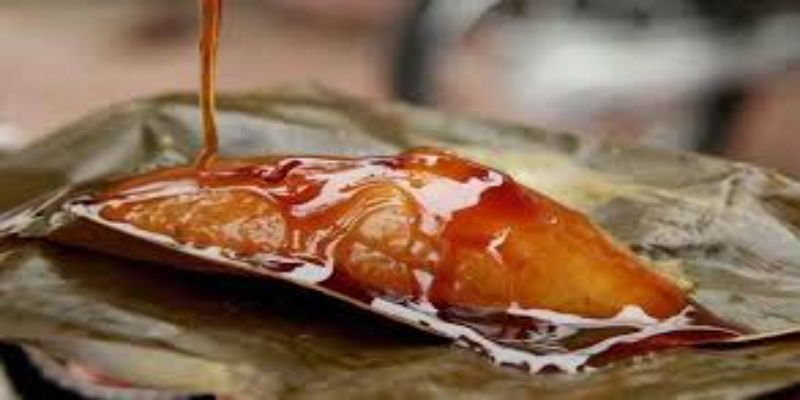 Thưởng thức bánh gio mật mía đặc sản