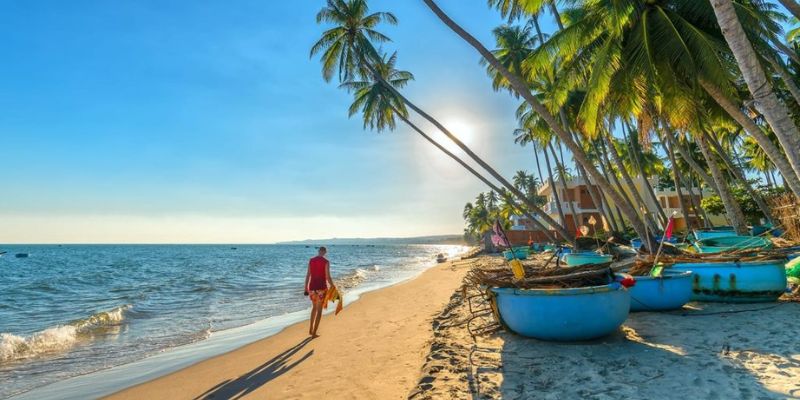 Mùa hè là thời điểm lý tưởng để trải nghiệm không khí làng chài