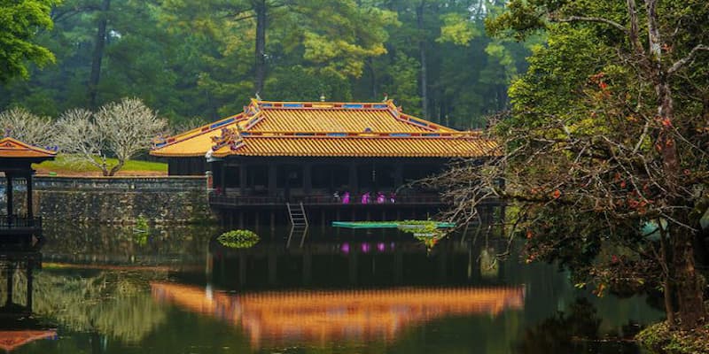 Cuộc đời của vua góp phần ảnh hưởng tới cấu trúc công trình