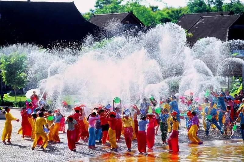 Lễ hội Songkran (13-15/4)