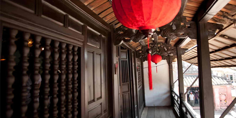 Len lỏi vào mọi ngóc ngách trong nhà để không bỏ lỡ vẻ đẹp nào 