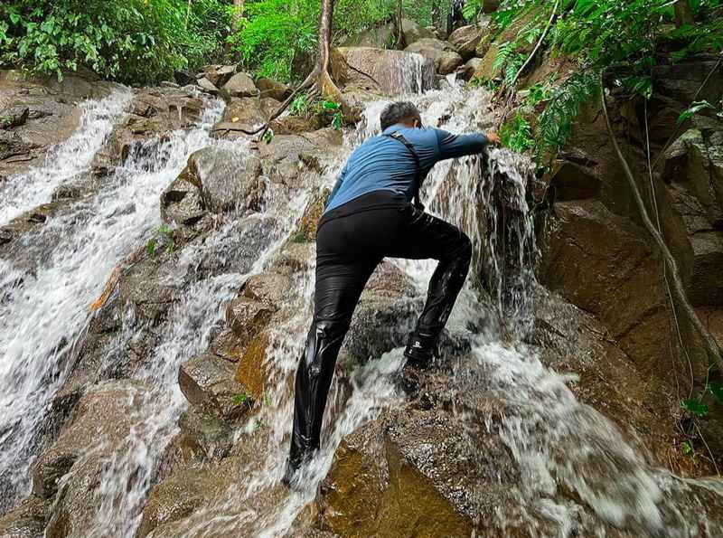 Những lưu ý khi leo núi Ba Vì
