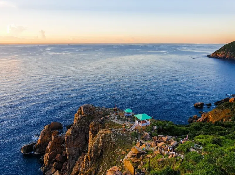 Lượn lờ trên cung đường hải đăng tuyệt đẹp