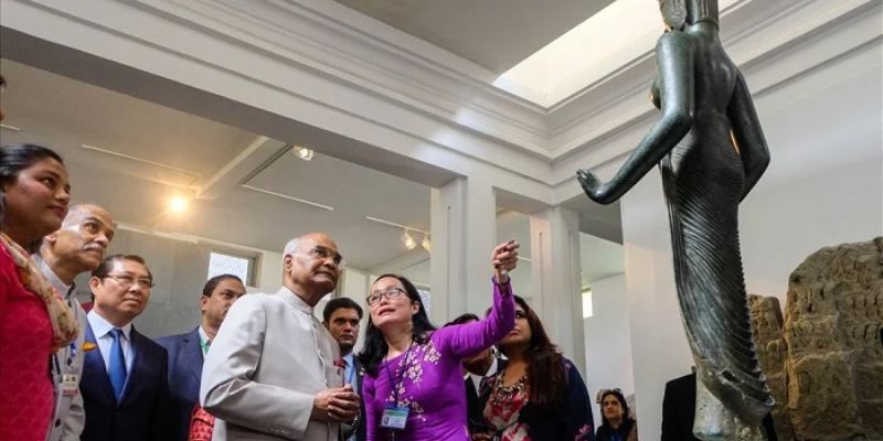 Hãy chọn trang phục lịch sự khi đến tham quan bảo tàng