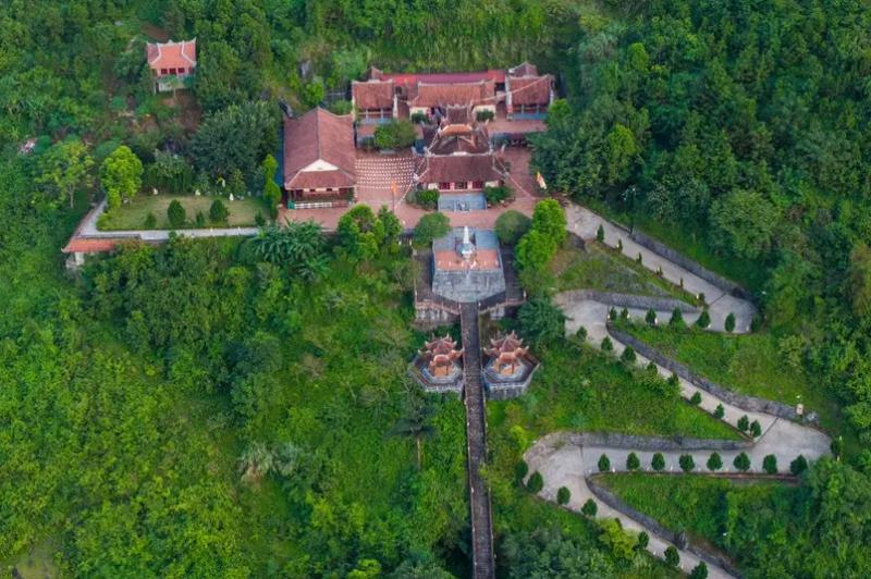 Khi đi chùa cần chú ý lịch sự