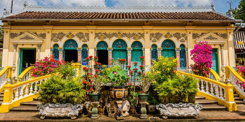 Mái ngói cổ kính và những chi tiết chạm khắc tinh xảo ở nhà cổ Bình Thủy