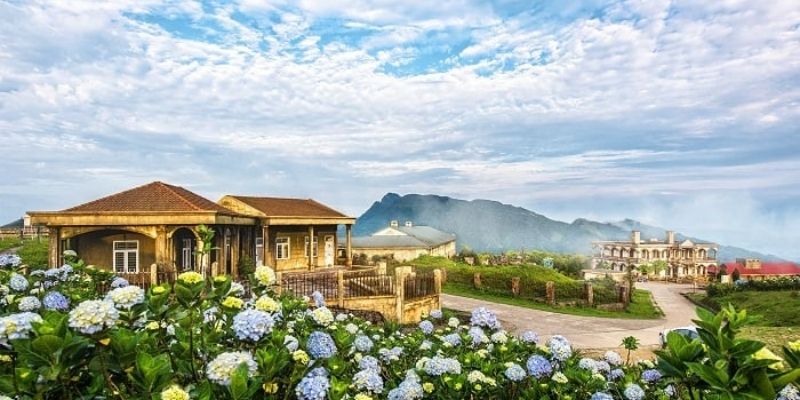 Khí hậu mát mẻ và trời trong xanh ở Mẫu Sơn, lý tưởng cho những chuyến nghỉ dưỡng