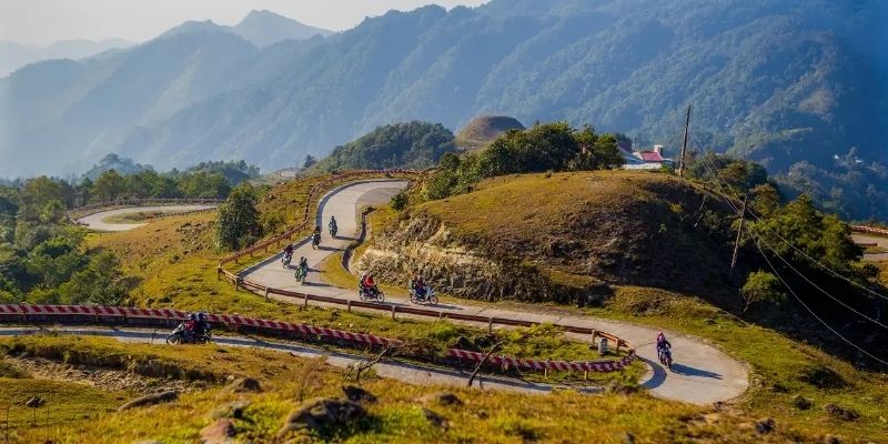 Trải nghiệm thiên nhiên hoang sơ tại Mẫu Sơn với tắm suối, đi bộ đường dài