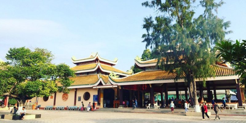 Kiến trúc miếu rất cổ kính và tinh xảo