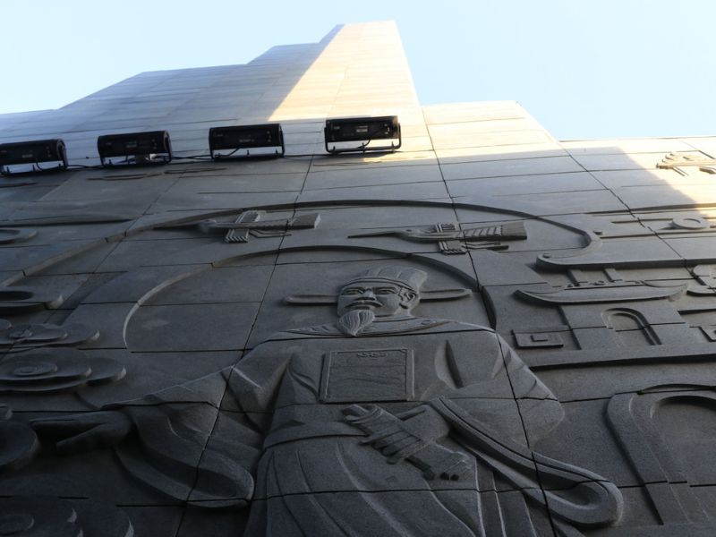 Mỗi chi tiết hoa văn đều gợi nhớ tinh thần yêu nước