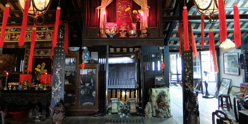 Mỗi hiện vật tái hiện nét văn hóa, đời sống của ông cha ta ở thập kỷ 70 