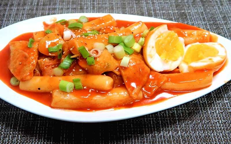 Tteok, bánh gạo truyền thống, là món quà đậm chất Hàn.