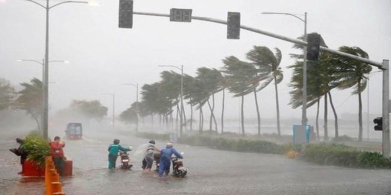 Hãy tránh đi Hạ Long vào mùa mưa bão (tháng 7 - tháng 8)