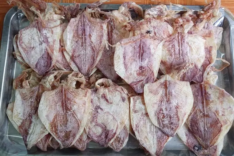 Mực một nắng là đặc sản số 1 tại Cù Lao Chàm