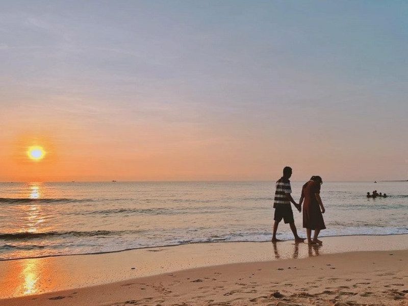 Nắng vàng dịu êm trên mặt biển