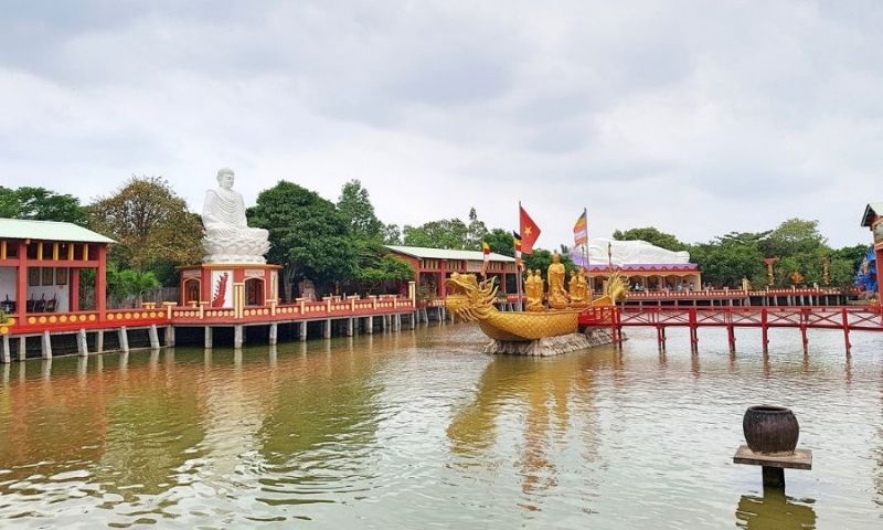 Nên đến vào thời gian chùa Phật Học mở cửa