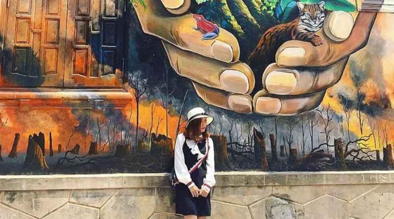 Nên tham quan vào buổi sáng sớm để tránh nắng