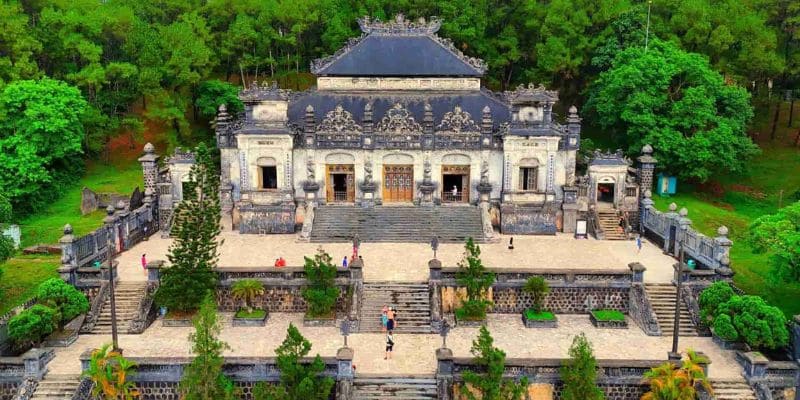 Vẻ đẹp uy nghi, tráng lệ của quần thể lăng mộ