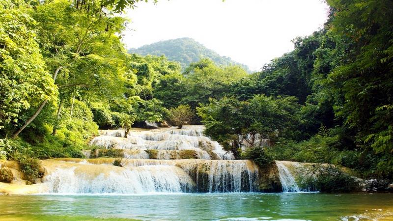 Nếu bạn lần đầu tới thác Voi nên đặt tour trước