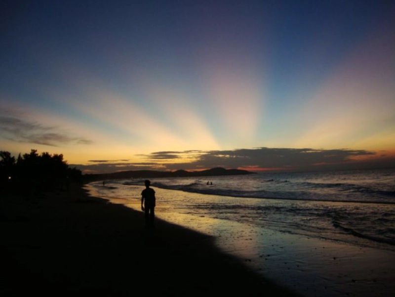 Ngắm bình minh trên biển đầy mộng mơ