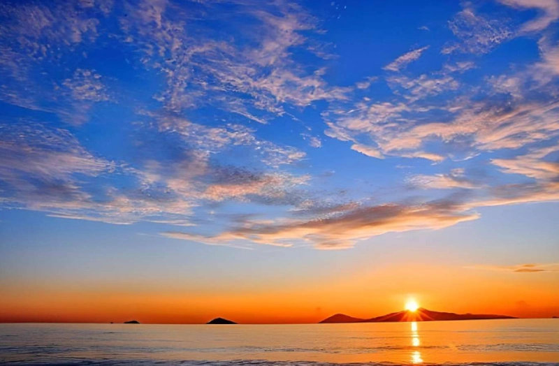 Ngắm nhìn hoàng hôn buông xuống