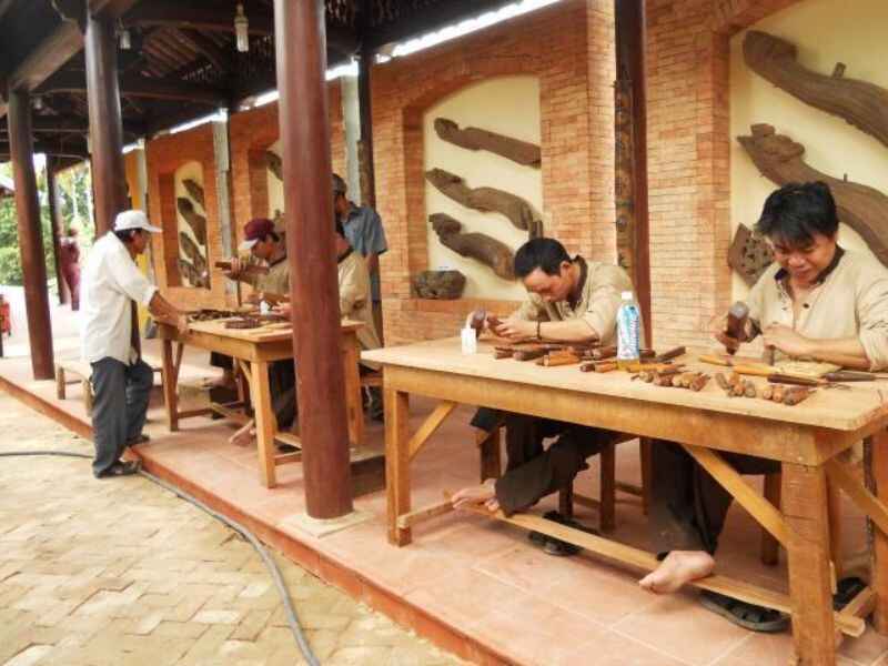 Những nghệ nhân làng mộc Kim Bồng