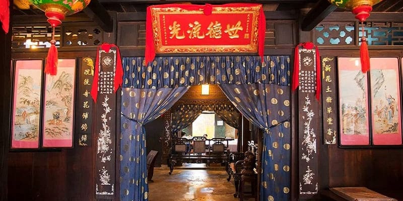 Ngôi nhà của một thương gia người Việt và đã qua 8 thế hệ sinh sống