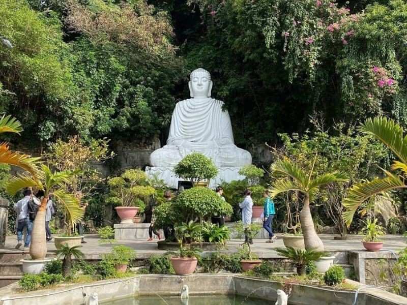 Chùa Tam Thai nằm tại đỉnh cao nhất của núi Ngũ Hành