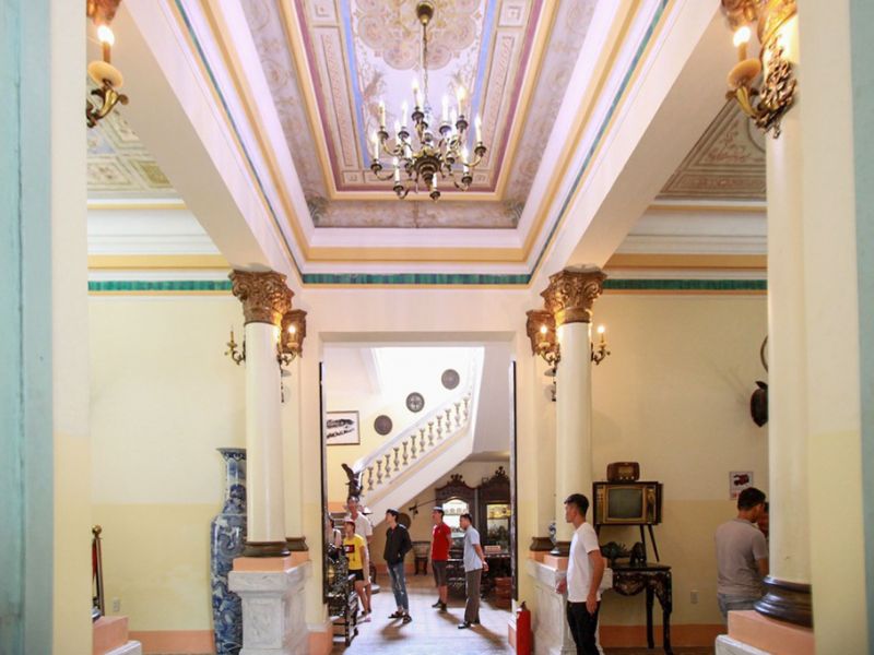 Một số điều cần quan tâm khi ghé thăm dinh thự