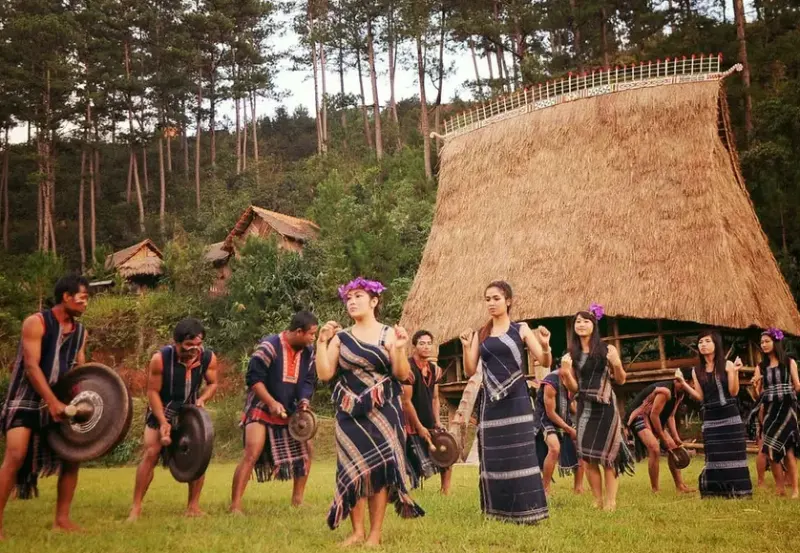 Nhà rông Tây Nguyên