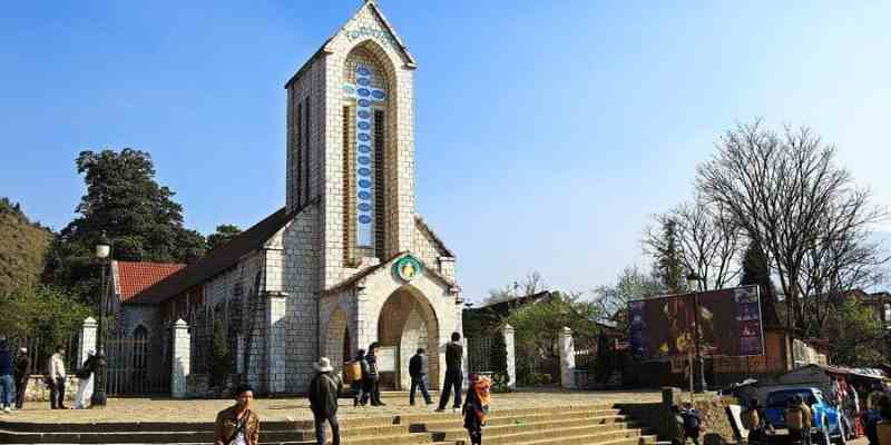 Nhà thờ được thiết kế bởi kiến trúc sư người Pháp