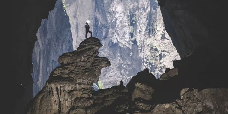 Nhánh hang Hope and Vision rộng lớn với cột thạch nhũ cao tới 80m