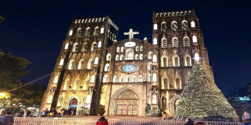 Đi Nhà thờ Lớn Hà Nội chụp hình và ăn vặt