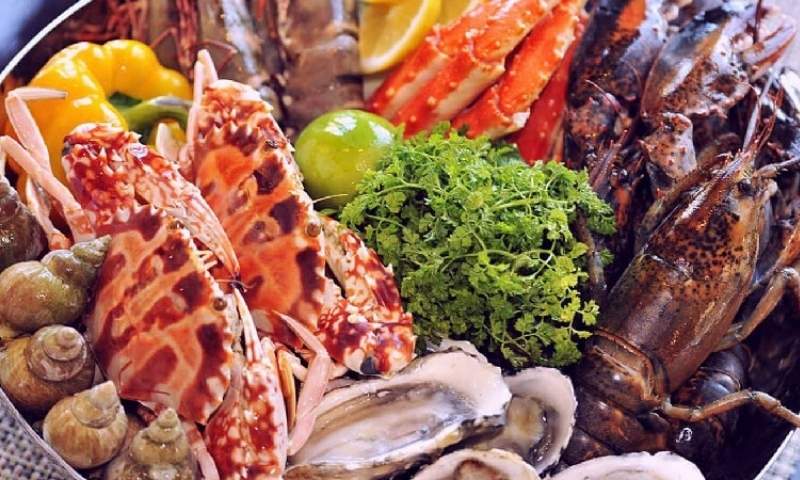 Những món hải sản tươi ngon hấp dẫn tại Hòn Mun