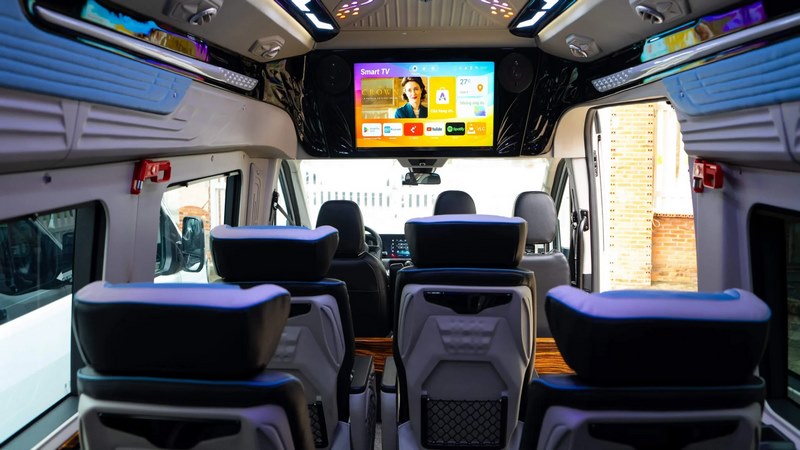 Phương tiện đa dạng để đi tới Núi Bà Đen