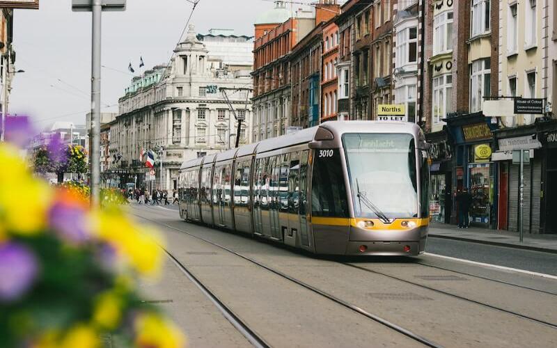 Phương tiện di chuyển thường sử dụng tại Canada