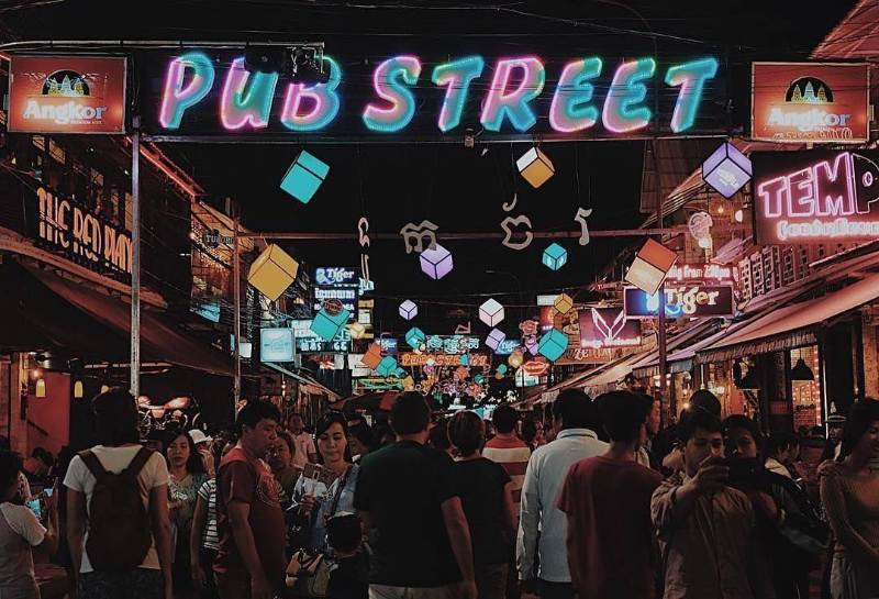 Ăn uống tại khu phố Pub Street