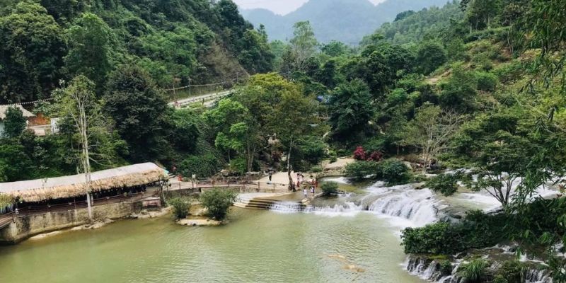 Thác Đăng Mò sở hữu quang cảnh tuyệt đẹp