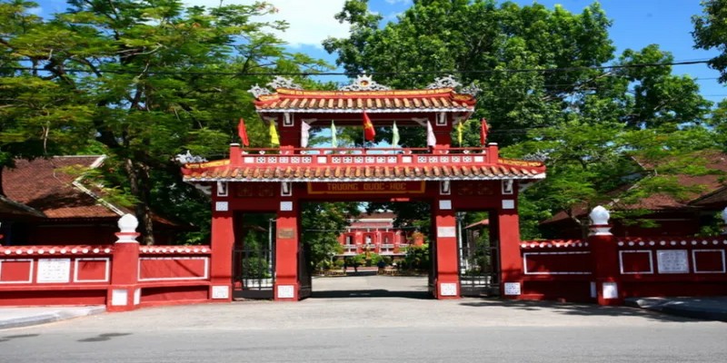 Quốc Học Huế là một trong ba ngôi trường được Pháp thành lập tại Trung Kì