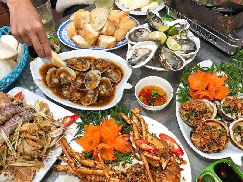 Nhiều món ăn nên trải nghiệm ở làng chài rạch vẹm