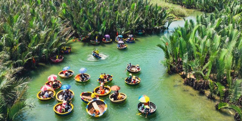 Rừng dừa Bảy Mẫu thu hút đông đảo khách du lịch