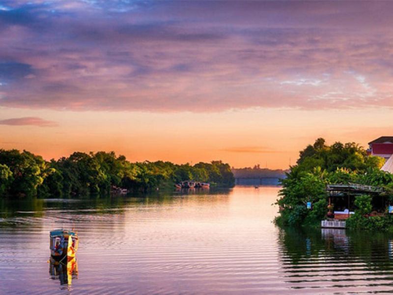 Việc di chuyển tới sông Hương vô cùng đơn giản