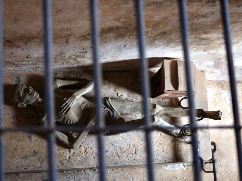 Sự độc ác của chuồng cọp kiểu Mỹ