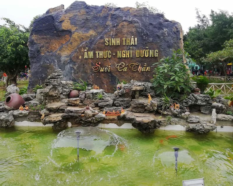 Quãng đường di chuyển tới suối cá thần rất đơn giản