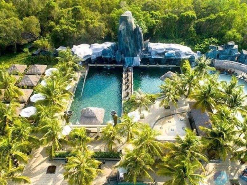 Suối nước nóng có một vị trí tuyệt đẹp giữa thiên nhiên Vũng Tàu