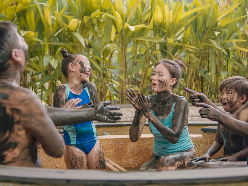 Ngâm bùn khoáng để cải thiện vẻ đẹp làn da