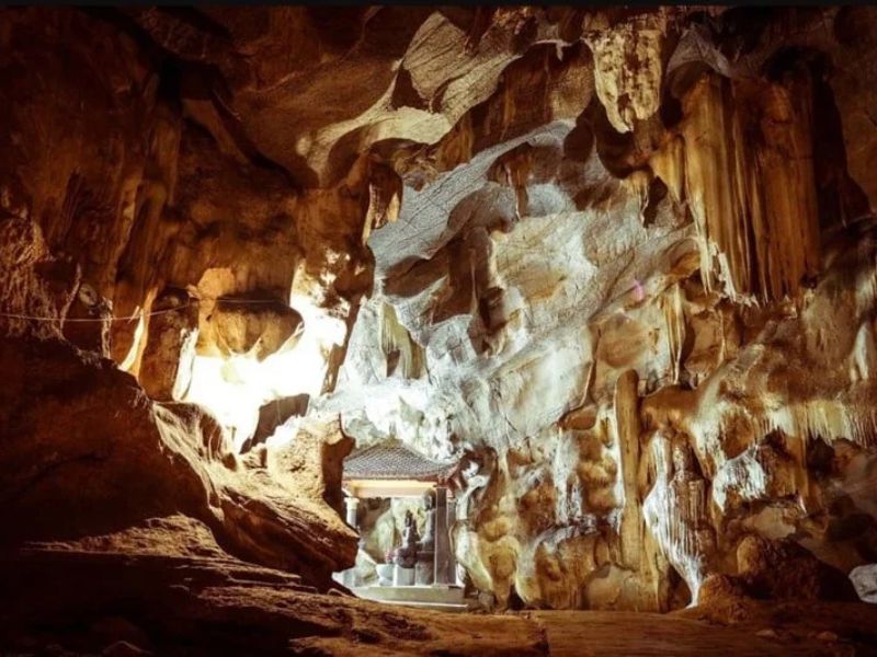 Khám phá vẻ đẹp của động Thiên Hương