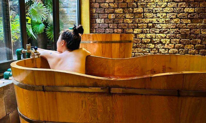 Tắm lá thuốc là trải nghiệm thú vị khi tới Tả Phìn