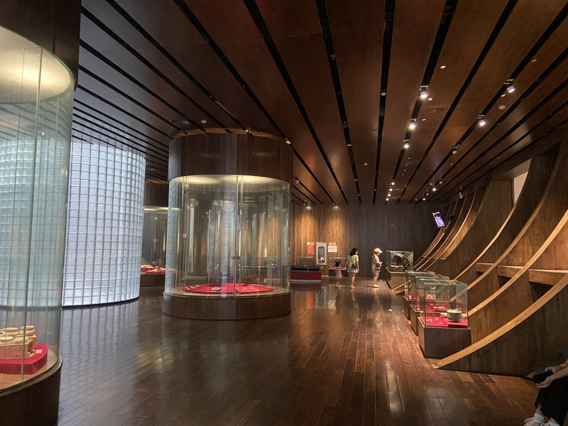 Tầng 2 với không gian mang đậm tính lịch sử