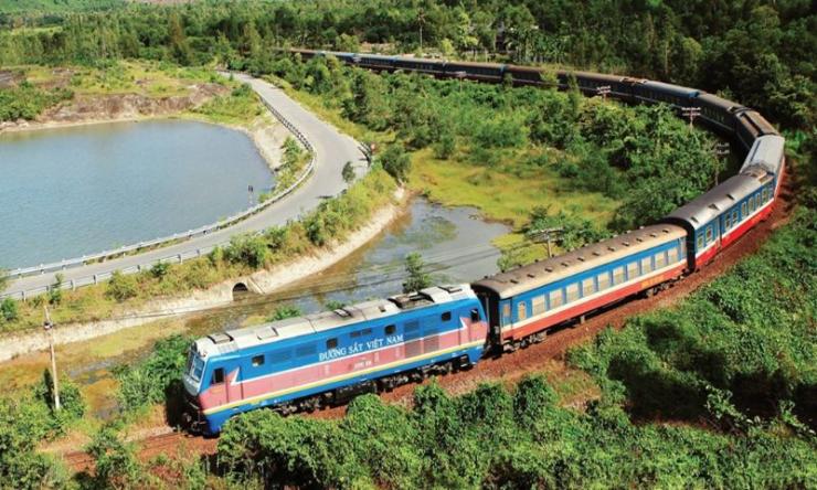 Tàu hỏa phù hợp với ai thích ngắm cảnh